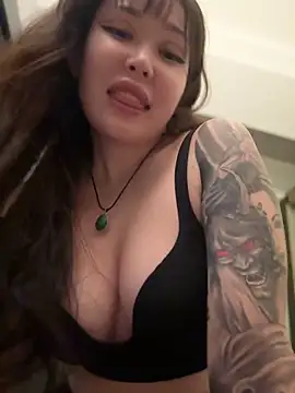 XXX chat uživo modela YukiiTYAN