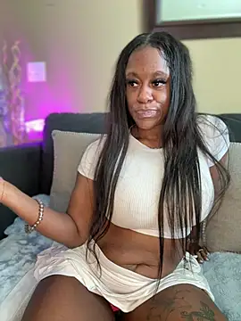 TikaMoon: онлайн-секс-чат