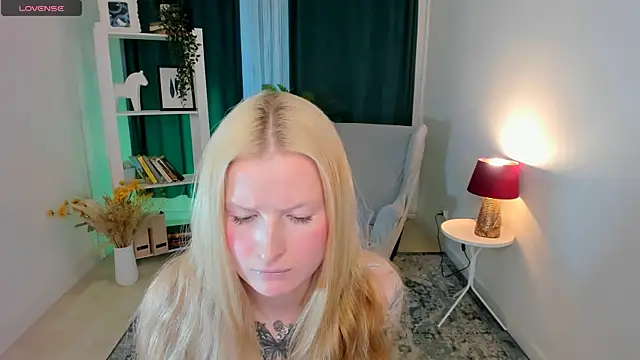 Laly_Peach 现场XXX聊天