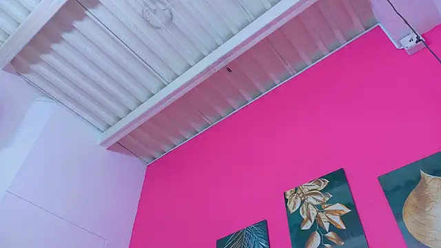 Czat XXX na żywo – littlee_emilyy_