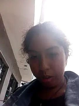 shouko16 Adlı Modelin Canlı XXX Sohbeti