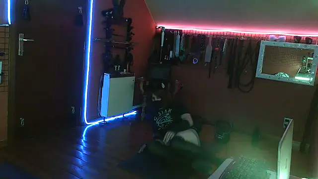 Ginny-the-bdsm-nympho Adlı Modelin Web Kamerası Şovu