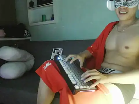 boyhigh1997: διαδικτυακό σόου στην κάμερα