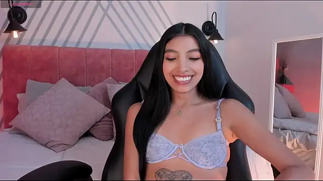 Tiffany_Low: онлайн-секс-чат