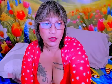 Chat +18 de indianroxy ao vivo