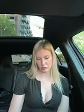 Chloemillerrxx webcam show