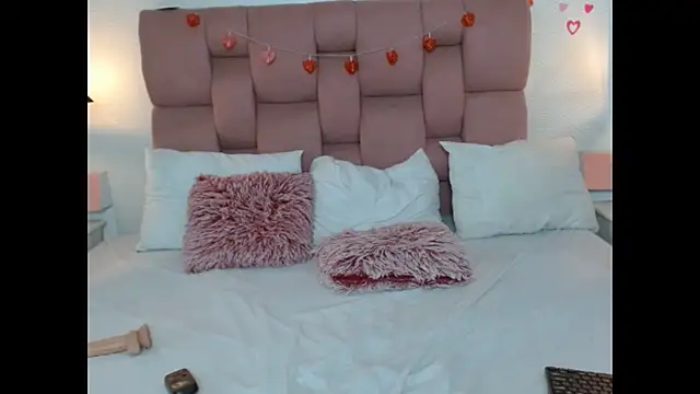 Keilafoxx18: онлайн-секс-чат