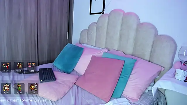 NaomiAsha Chat XXX in diretta