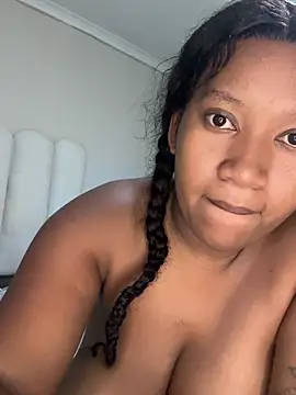 Brandyy23 Show in webcam