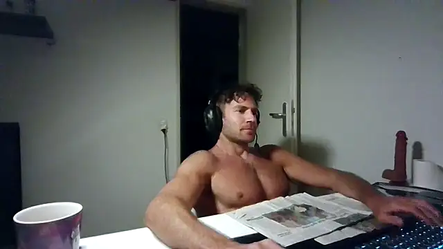 alpha-hunk Live XXX Chat