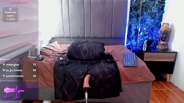 XXX chat uživo modela samirscott