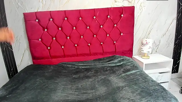 ArianaaFire Show in webcam