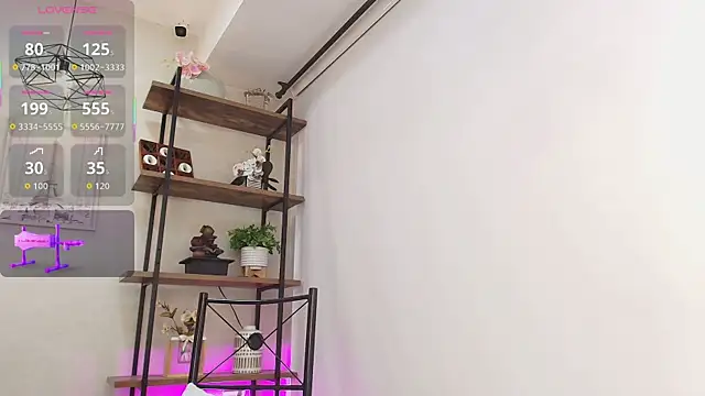 Sassy--Girl Show in webcam