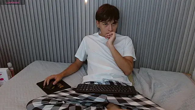 แชท XXX สดของ StiwenTwink