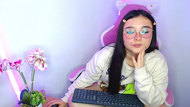 Nahia_Brm Chat XXX in diretta