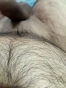 Show modela IndianMan0102 na web-kameri