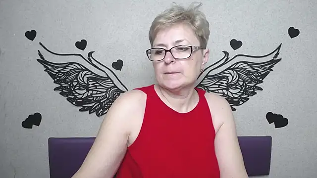 EmiliaGree Adlı Modelin Canlı XXX Sohbeti