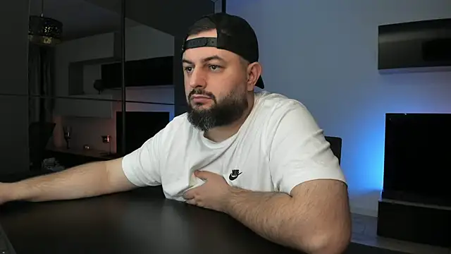 Živý XXX chat DravenPeak