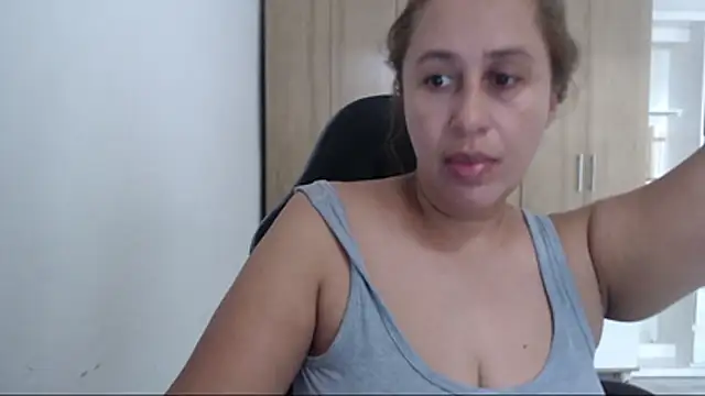 Živý XXX chat RoxanaLove9