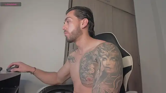 Axel__Blaze élő XXX-chatje