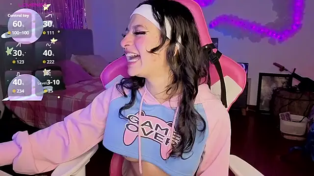 larah_uwu Live XXX-chat