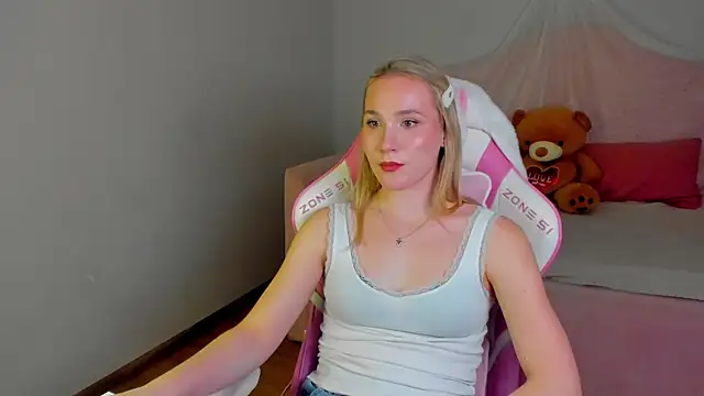 ElaraVoltage: онлайн-секс-чат