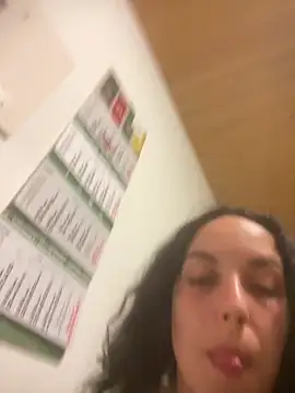 KleineHexe24's Live XXX Chat