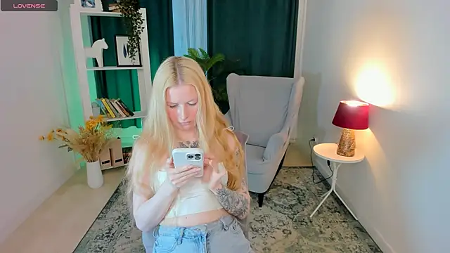 Laly_Peachn Live XXX chat