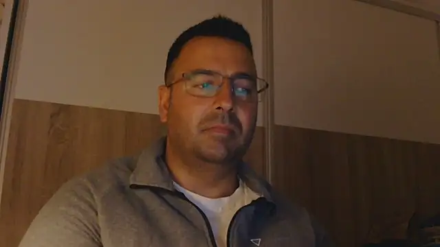 VanillaTime78-Jorge: διαδικτυακό σόου στην κάμερα