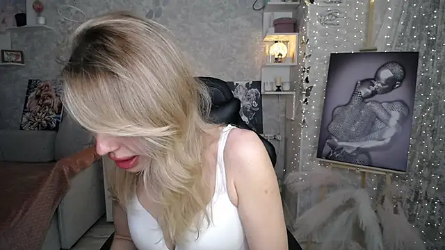 NickyAdamidi: онлайн-секс-чат