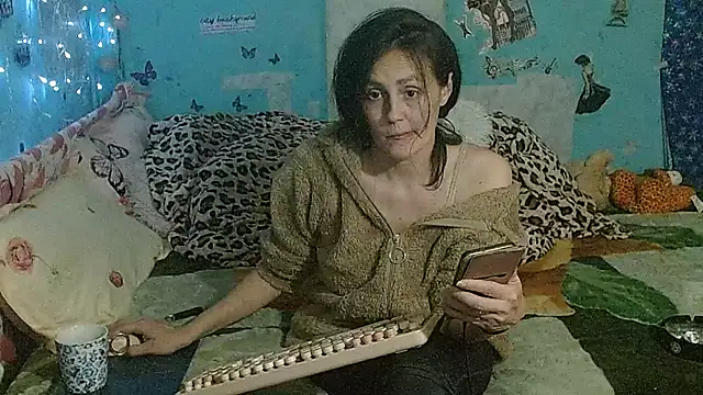 brighteyes77 Adlı Modelin Canlı XXX Sohbeti