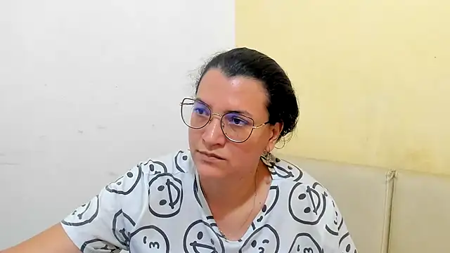 Chat +18 de MARILYN_GARCIA ao vivo