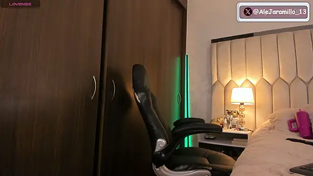 AleJaramillo_ Live XXX Chat