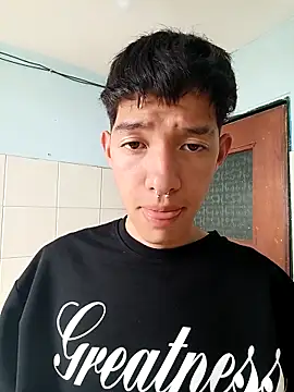 heyy_noah11 Adlı Modelin Web Kamerası Şovu