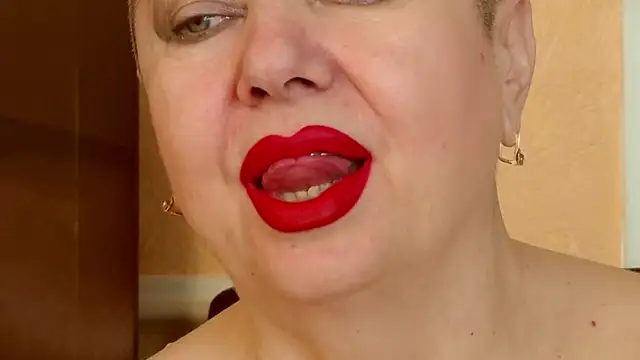 LadyPosh 网络视讯表演