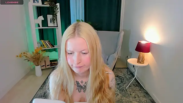 Laly_Peachn Live XXX chat