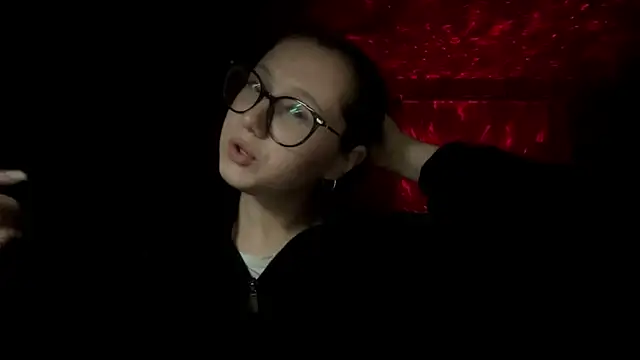 AdelleBaggenstoss' Live XXX Chat