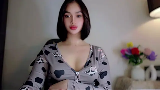 Show modela Anna_HollyDoll na web-kameri