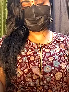 Anushka_flowern Webbikameraesitys