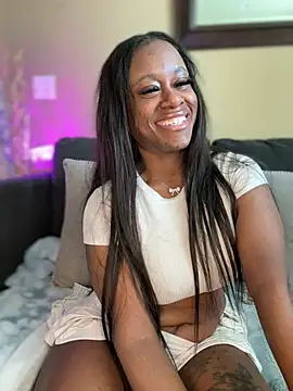 دردشة TikaMoon الجنسية المباشرة