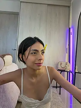 ZaraLuuv Chat XXX in diretta