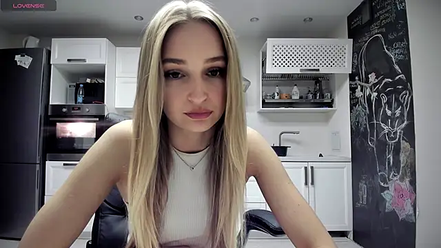 lisenok: вебкам-шоу