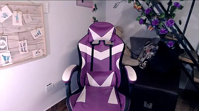 XXX chat uživo modela samantha_baby_