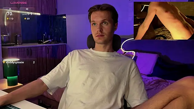 Leonnextdoor ওয়েবক্যাম শো