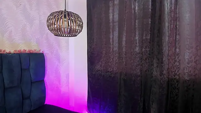 Katty_West Webcam show