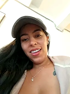 عرض كام Luianna