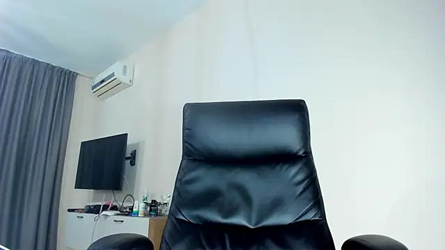 Findom_guy Chat XXX in diretta