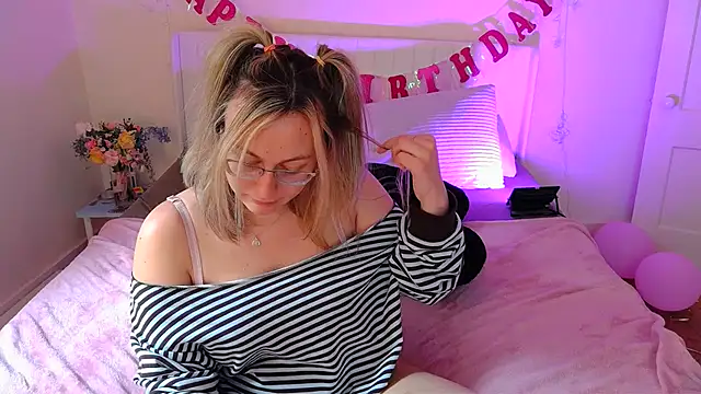 switchykitty's Live XXX Chat