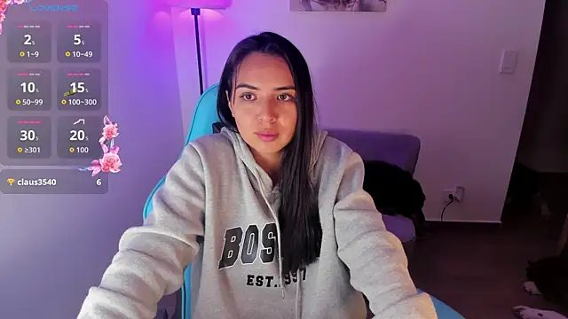 Nicole_Ss Chat XXX in diretta