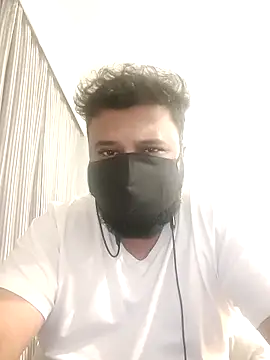 Hunk-Hand6: διαδικτυακό σόου στην κάμερα